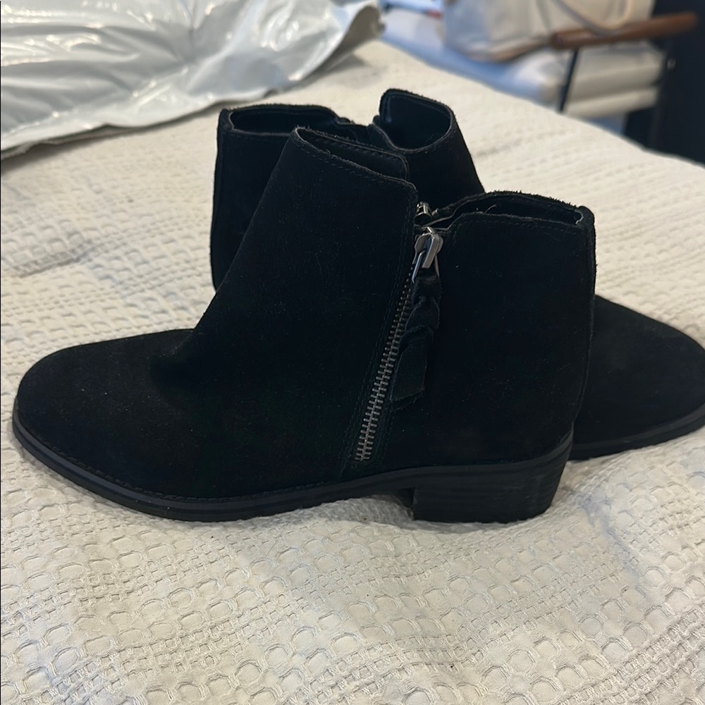 Blondo Black Ankle Boots with Side Zipper